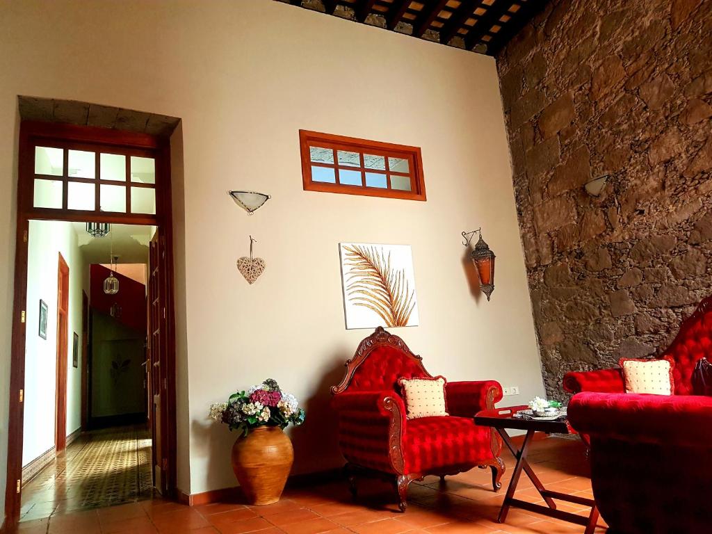 A seating area at Casa La Dama de Arucas