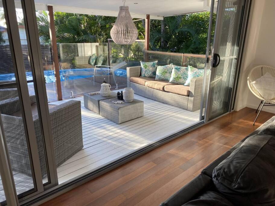 Close to Beach private 3 bed house with pool family and pet friendly