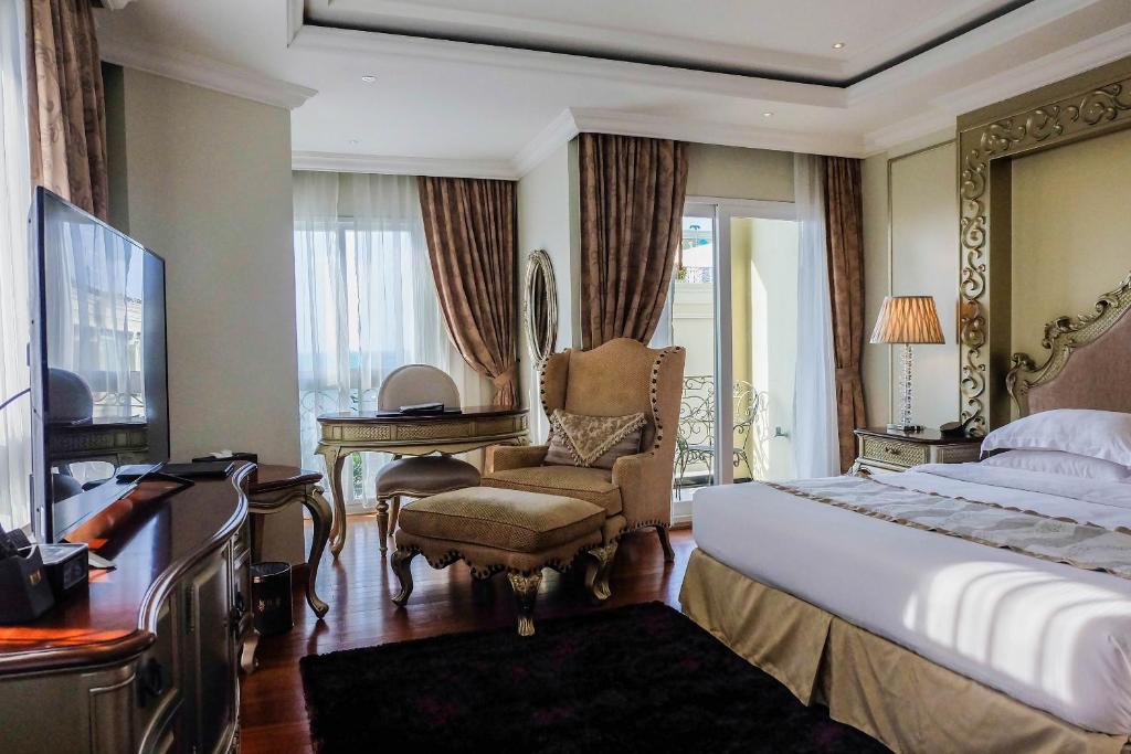 LK The Empress - Resim 22