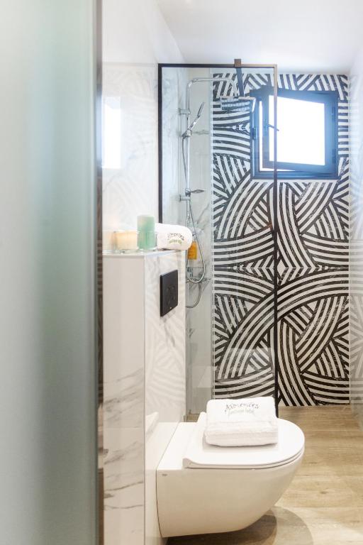 Alkionides Apartments - One-Bedroom Apartment With Street View