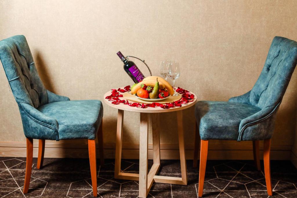 Regal Inn Badamdar Hotel - Deluxe King Room