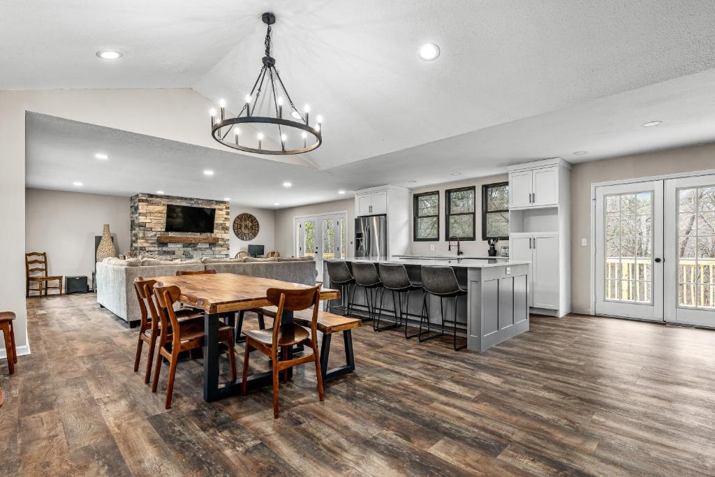 Kuchyň nebo kuchyňský kout v ubytování Creekside Cottage