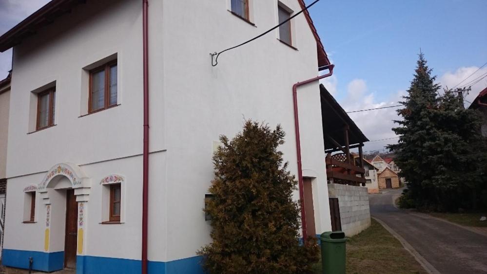 Budova, kde se prázdninový dům nachází