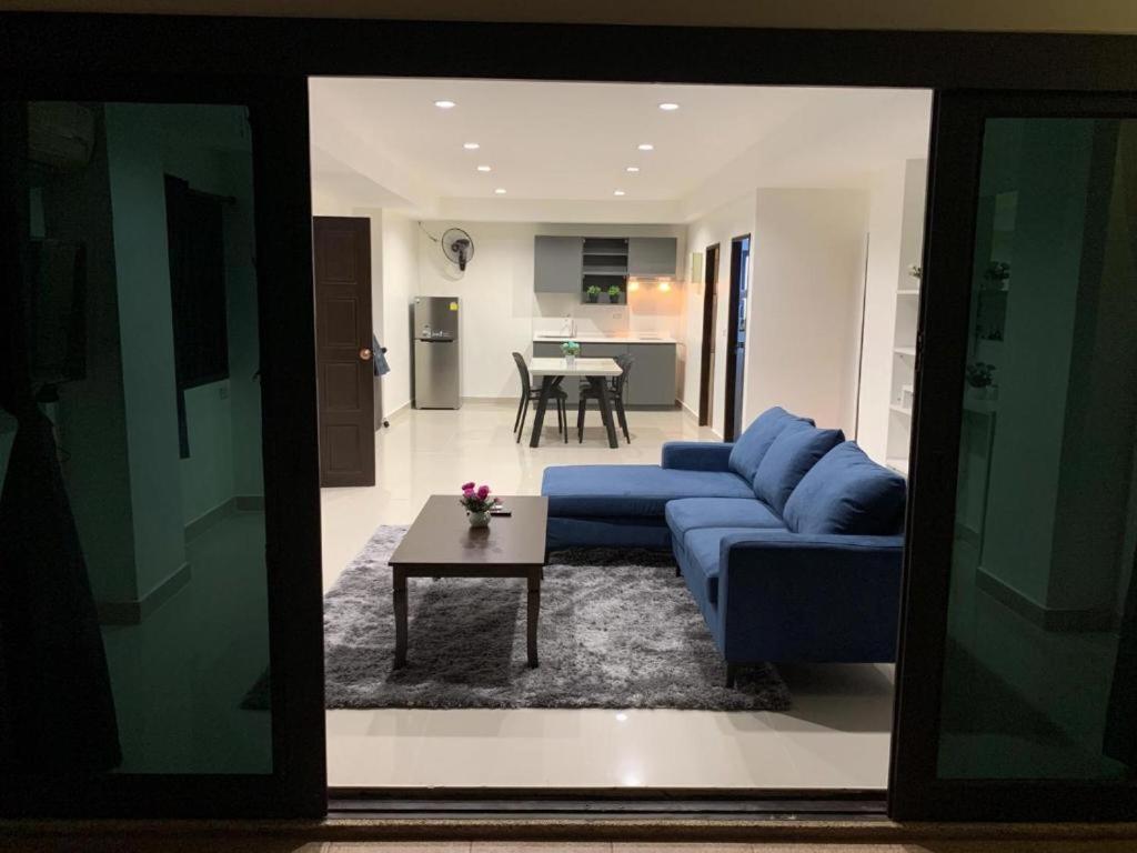 Posezení v ubytování Beverly Hills Villa Patong