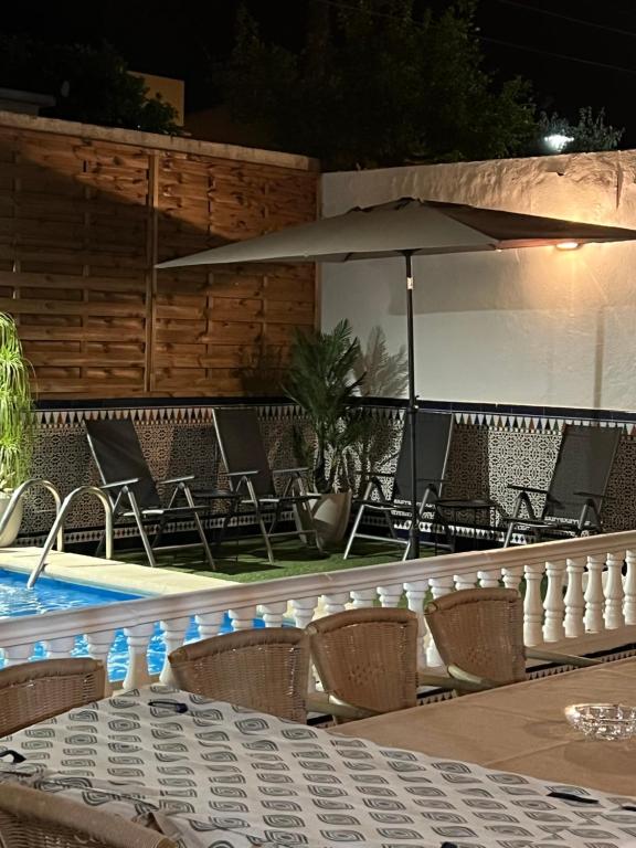 Bazén v ubytování casa grande en Córdoba, pueblo de la Victoria , 6 dormitorios nebo v jeho okolí