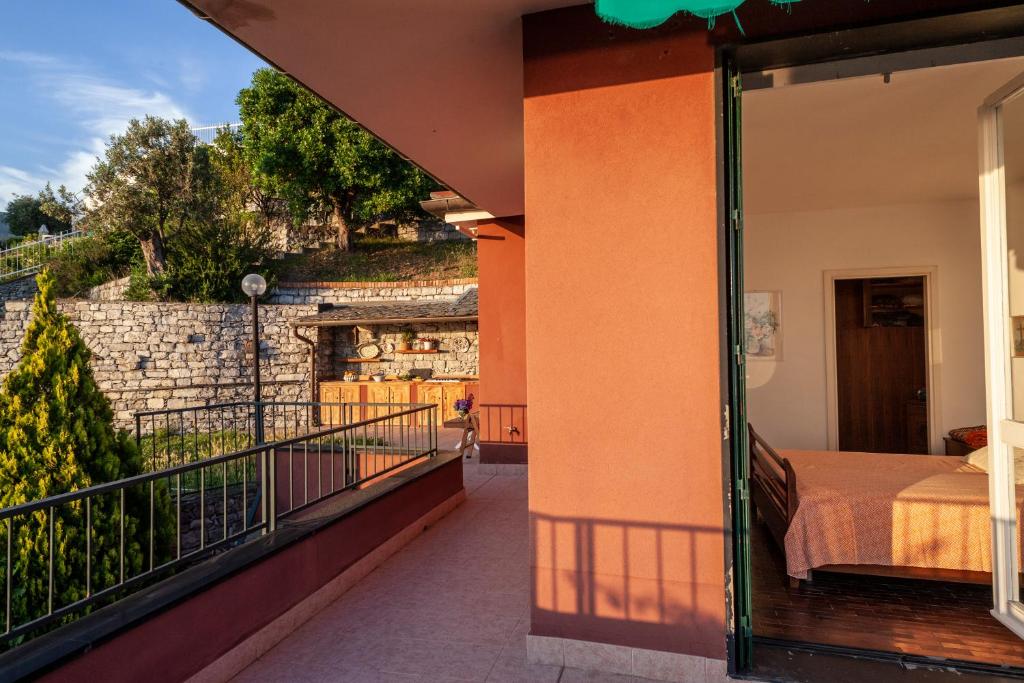 A balcony or terrace at Orizzonti blu! In villaggio esclusivo con terrazza