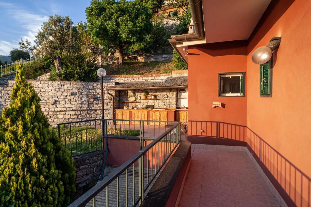 A balcony or terrace at Orizzonti blu! In villaggio esclusivo con terrazza