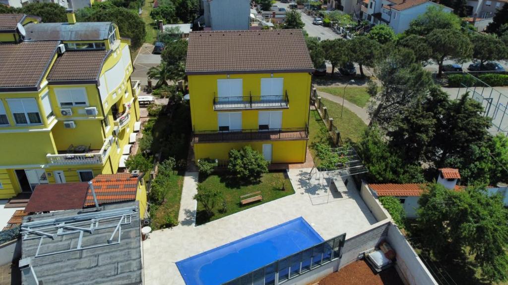 Budynek, w którym mieści się apartament