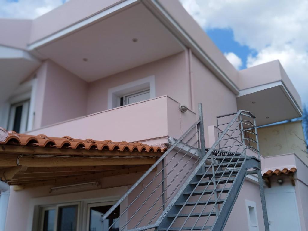 Σπίτι στο βουνό αλλά μια ανάσα από τη θάλασσα - Casa De Férias