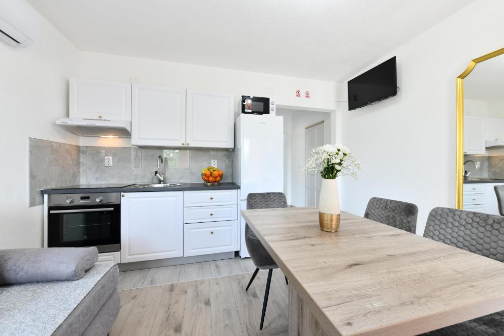 Apartments Green Linden - 1