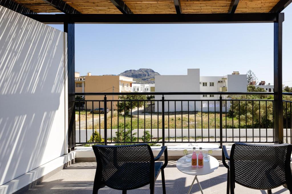Balkón alebo terasa v ubytovaní Family villa Casa Filo Rosso with Private Pool , 200m to the beach