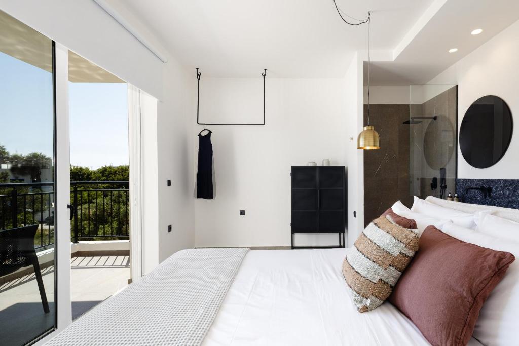 Posteľ alebo postele v izbe v ubytovaní Family villa Casa Filo Rosso with Private Pool , 200m to the beach