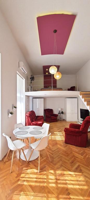 Posedenie v ubytovaní Apartman Szeged szívében