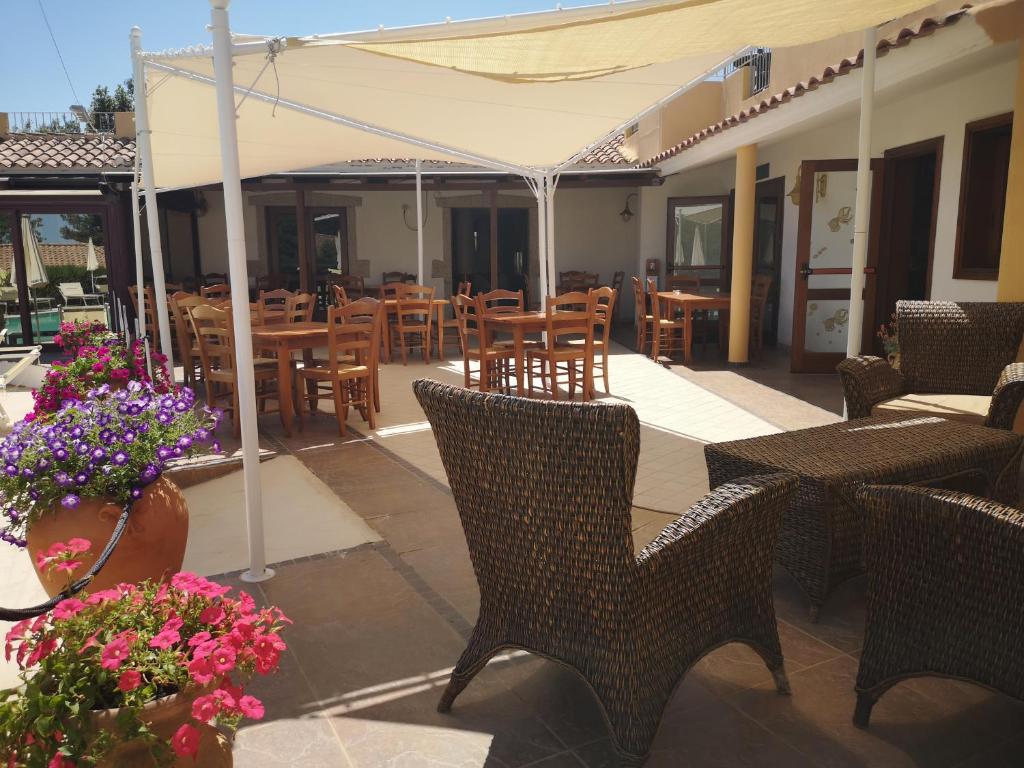 Restaurace v ubytování Hotel Cala Mirto