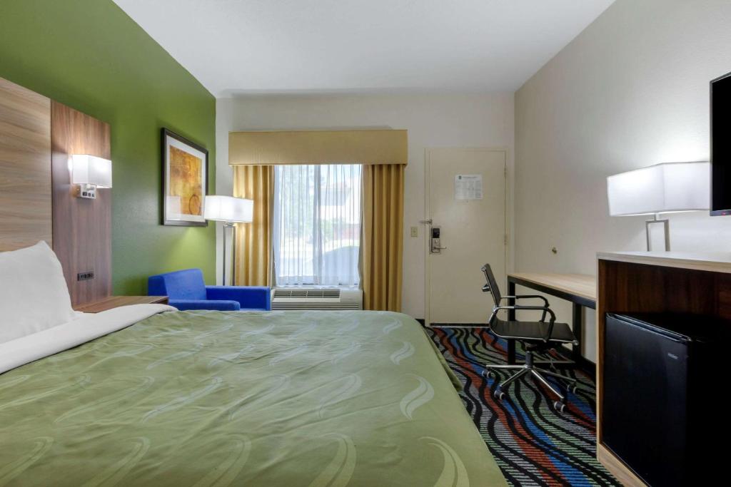 Quality Inn Walterboro - King Room - Accesible/no Fumar