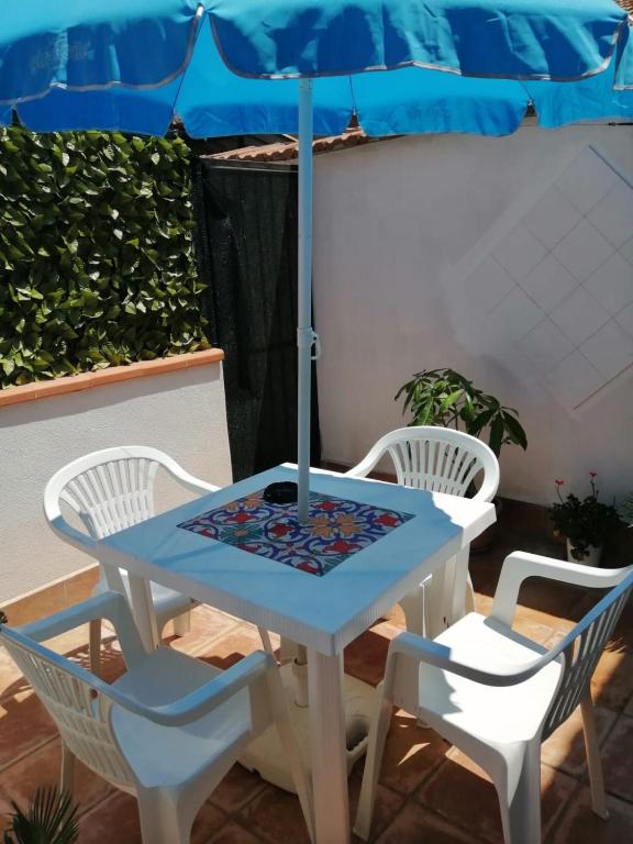 Patio lub wspólna przestrzeń na świeżym powietrzu w obiekcie La casa di Andrea