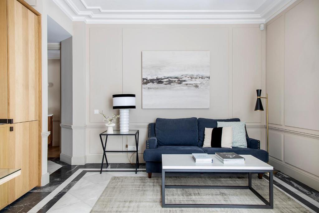 Ayala 63 - THE ARC COLLECTION - 9