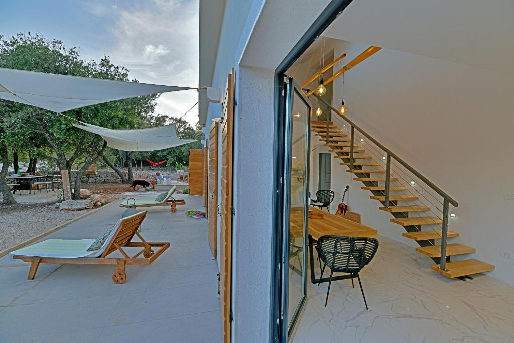 Balkon lub taras w obiekcie Hvar Cricket House Pakleni island