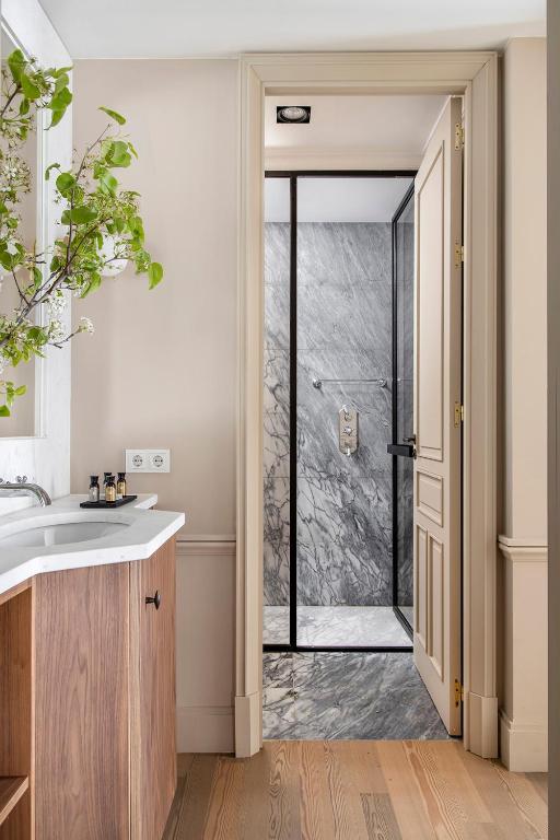 Ayala 63 - THE ARC COLLECTION - 11