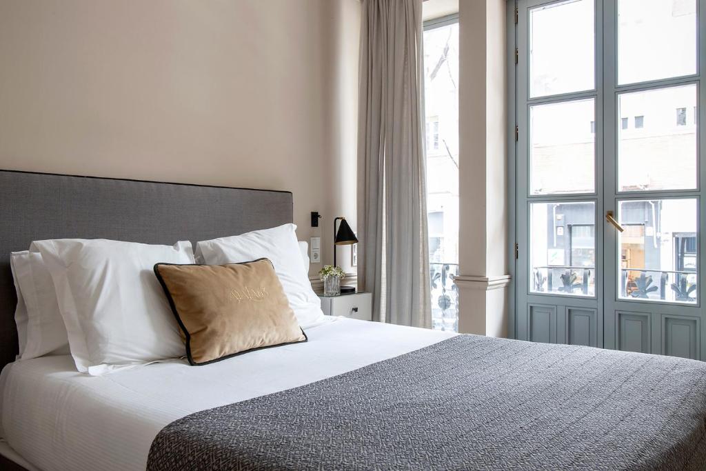 Ayala 63 - THE ARC COLLECTION - 14