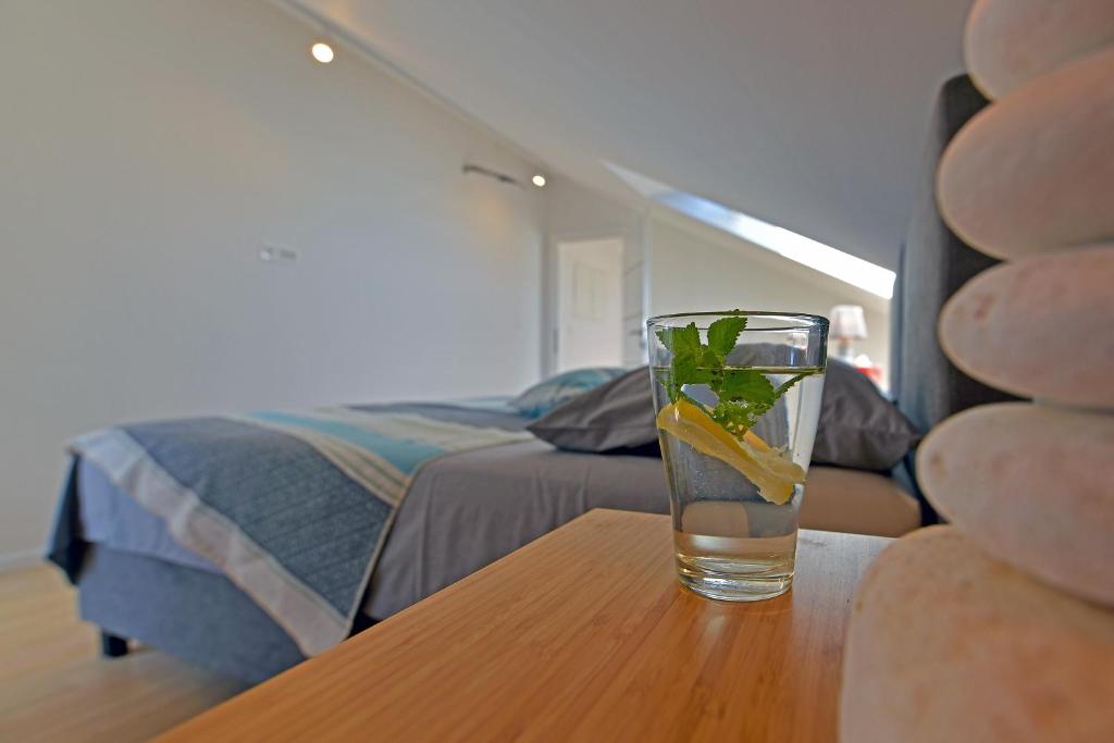 Łóżko lub łóżka w pokoju w obiekcie Hvar Cricket House Pakleni island