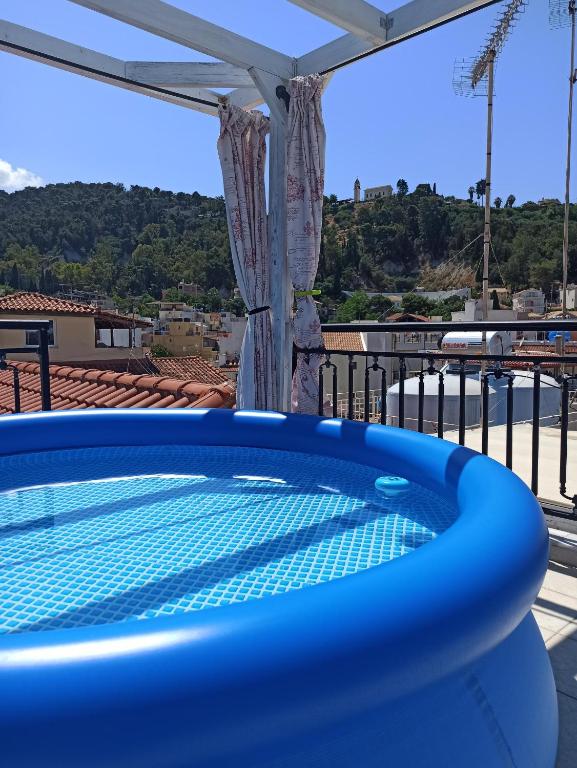 Bazén v ubytování Studio Gio in Zakynthos City nebo v jeho okolí
