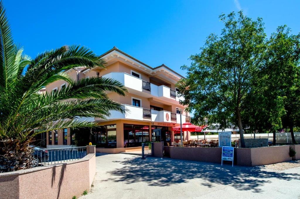 Budova, kde se hotel nachází
