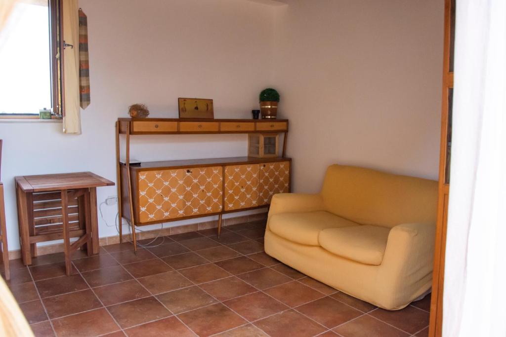 A seating area at La Casa Ocra Suite