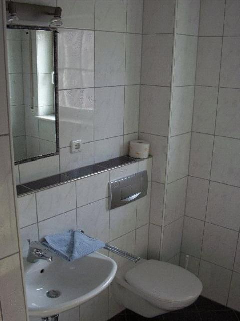 Koupelna v ubytování Hotel Waldeck Garni