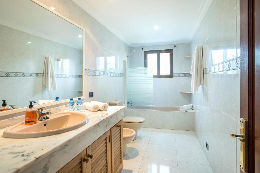 Fotografie z fotogalerie ubytování Owl Booking Villa Llenaire Gran - 3 min Walk to the Beach v destinaci Port de Pollença