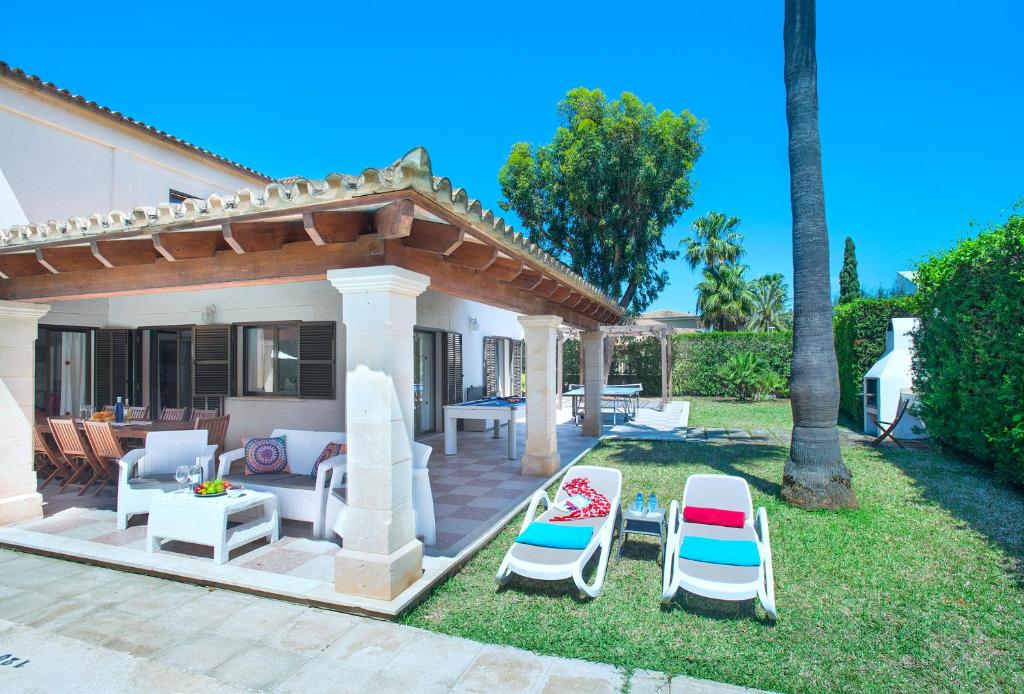Fotografie z fotogalerie ubytování Owl Booking Villa Llenaire Gran - 3 min Walk to the Beach v destinaci Port de Pollença