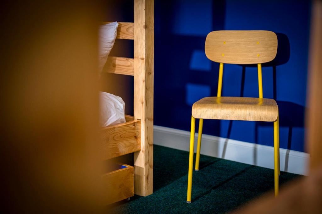 Postel nebo postele na pokoji v ubytování Loch Ness Bunk Inn