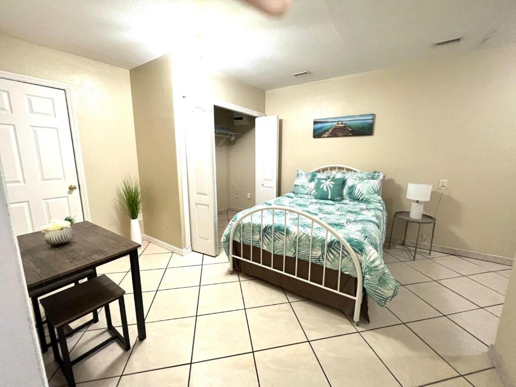Apartment Nice space with separate entrance, Orlando, USA