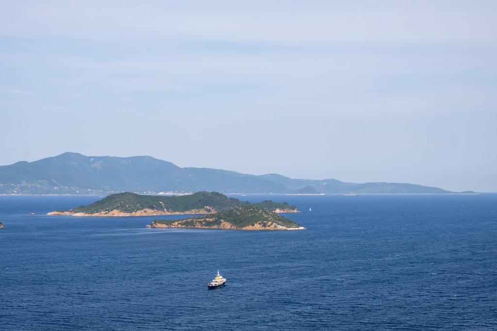 Gallery image of Oniro Skiathos in Skiathos Town