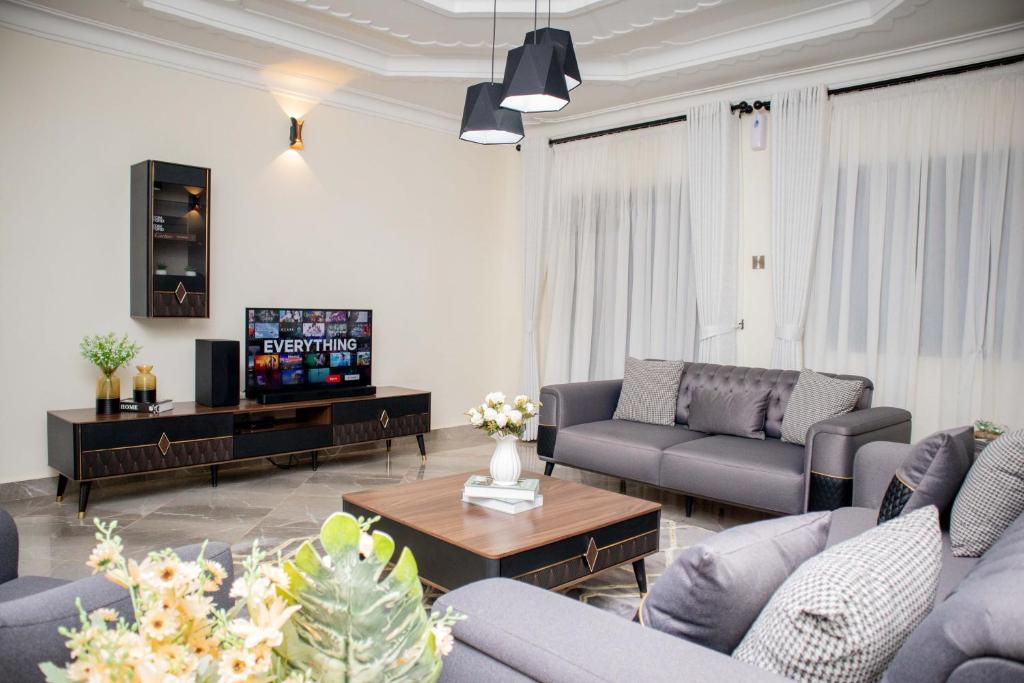 Posezení v ubytování Lux Suites Eldoret Luxury Villas