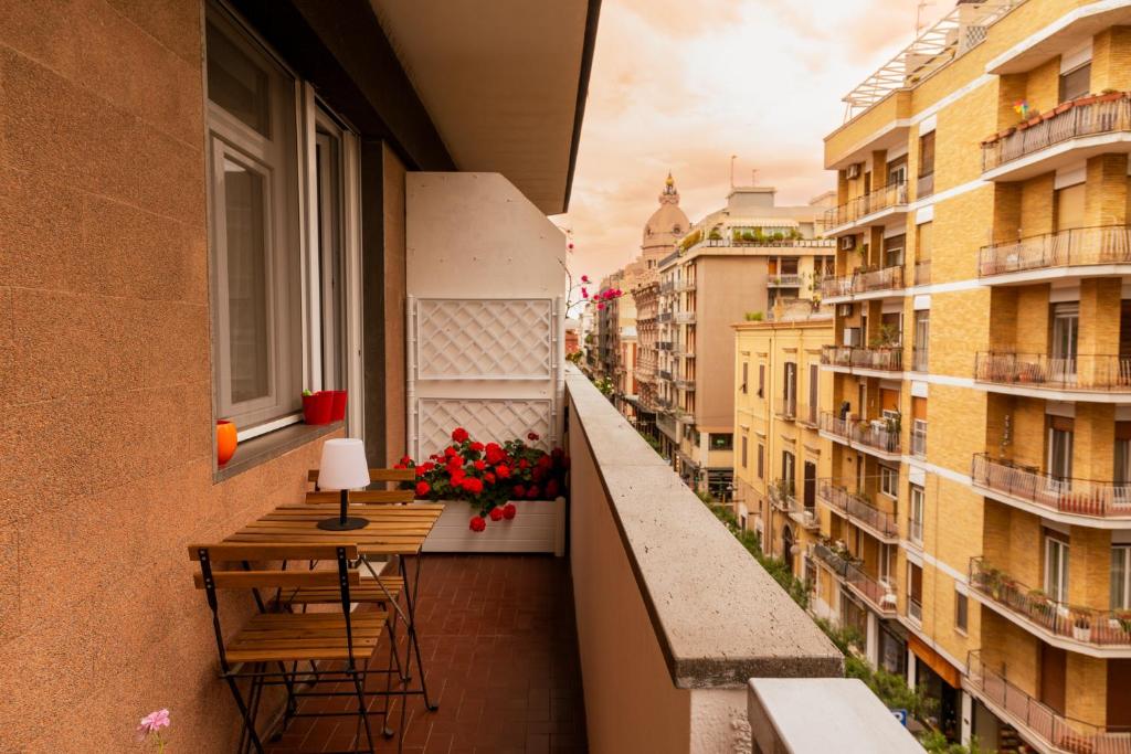 A balcony or terrace at Cozy Loft Putignani