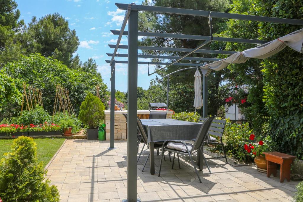 Zahrada ubytování Apartmani Nena i Branko