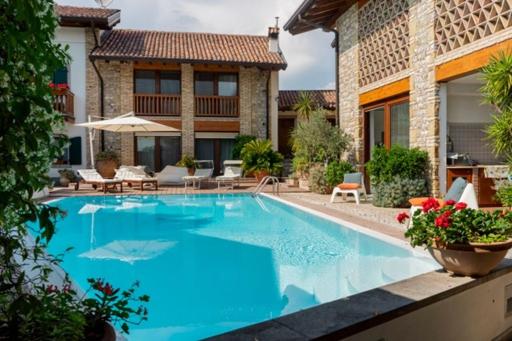 Bazén v ubytování Borgo Margherita - B&B e Affitta camera nebo v jeho okolí