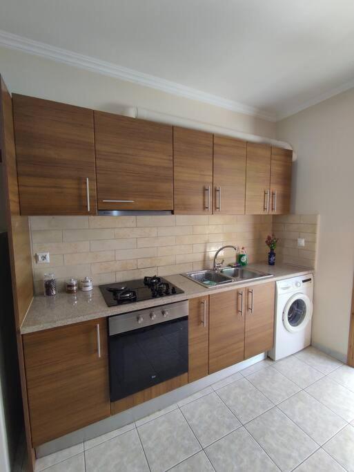 Kuchyňa alebo kuchynka v ubytovaní Konomi Residence-Marilena Apartment