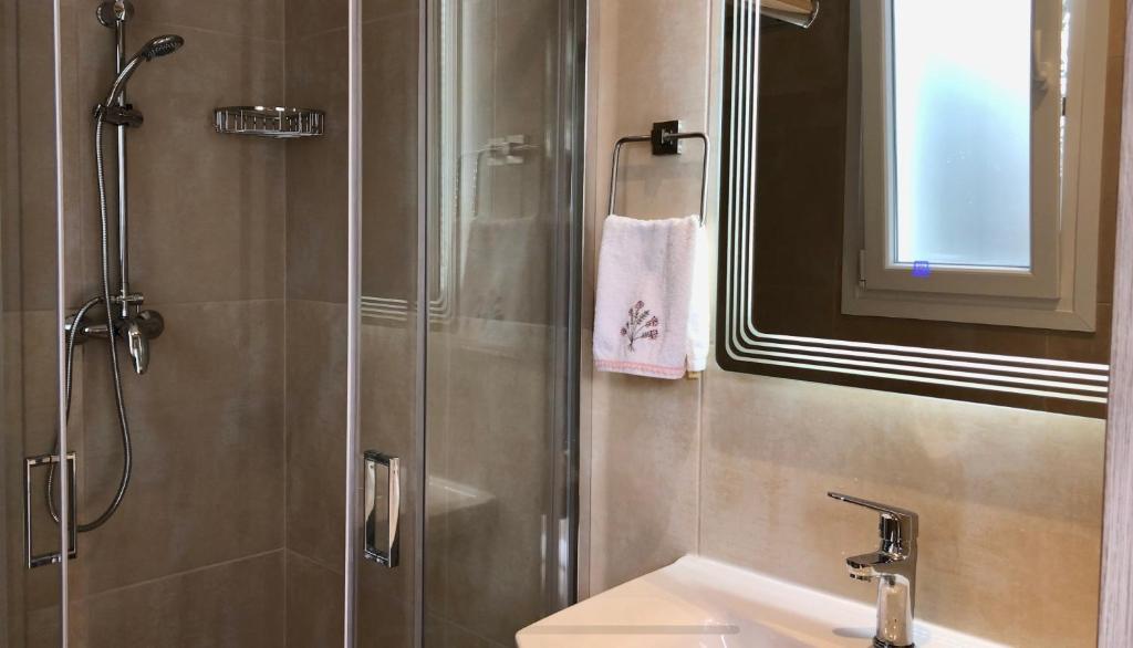 Koupelna v ubytování Olive Dream Thassos Luxury Villas