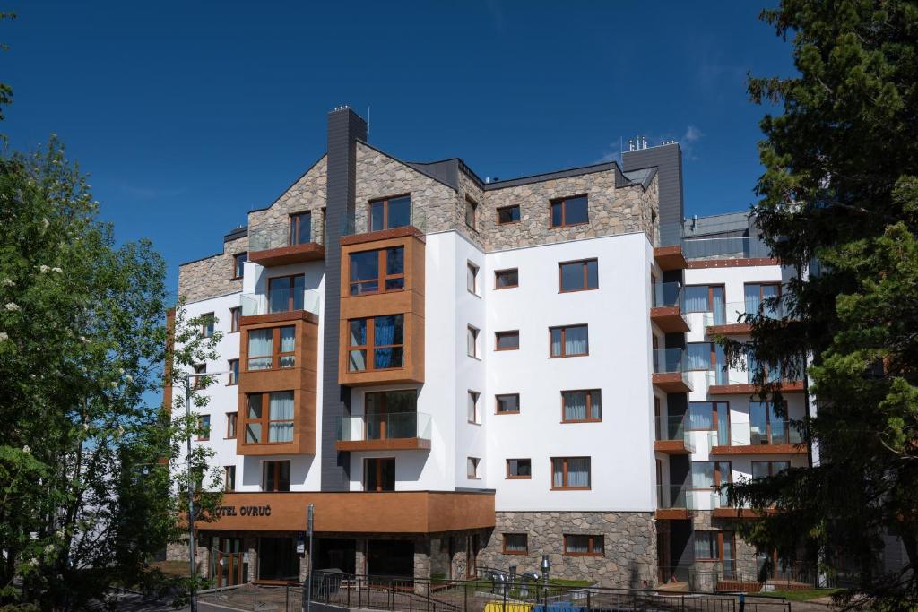 Budova, kde se apartmán nachází