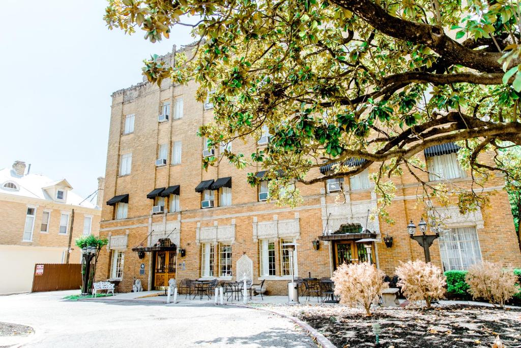 Gallery image of The Faust Hotel in New Braunfels