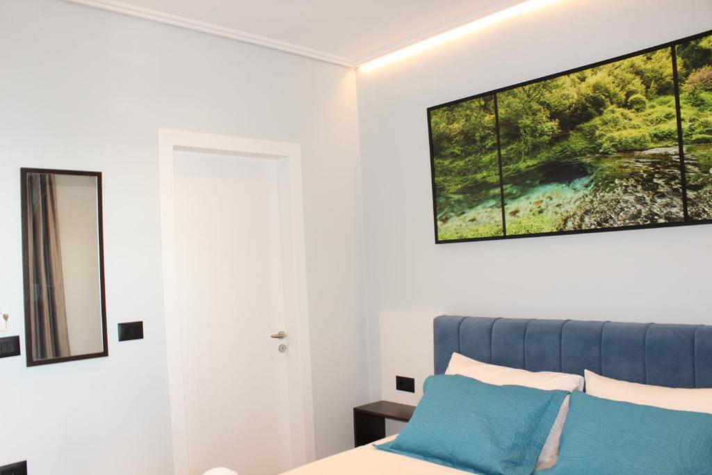 Bebi Hotel And Apartments - Image 5
