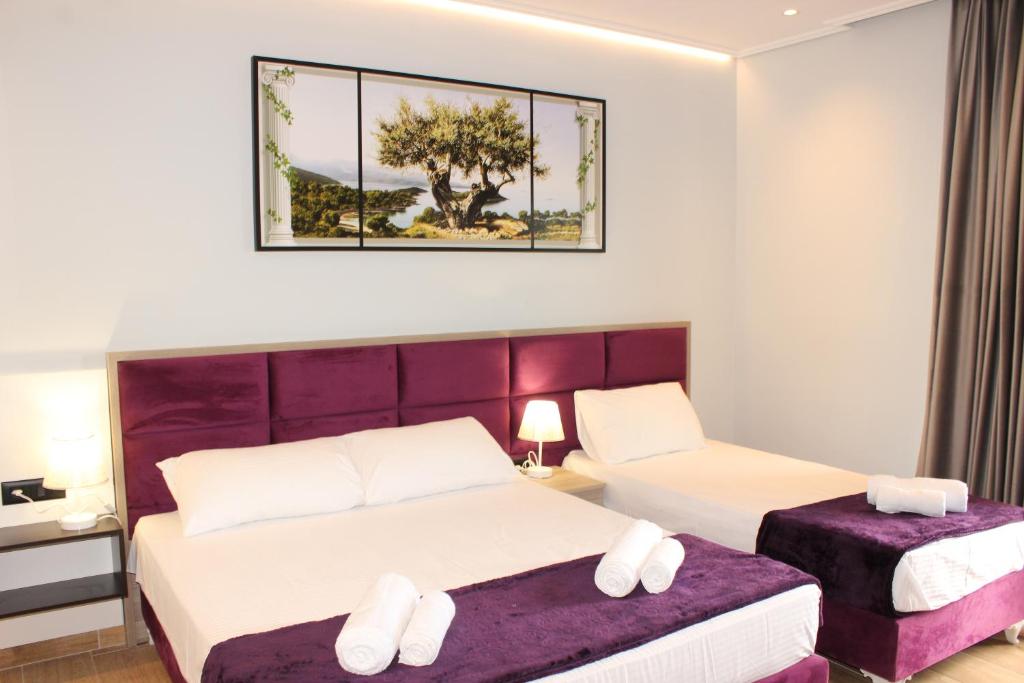 Bebi Hotel And Apartments - Image 2