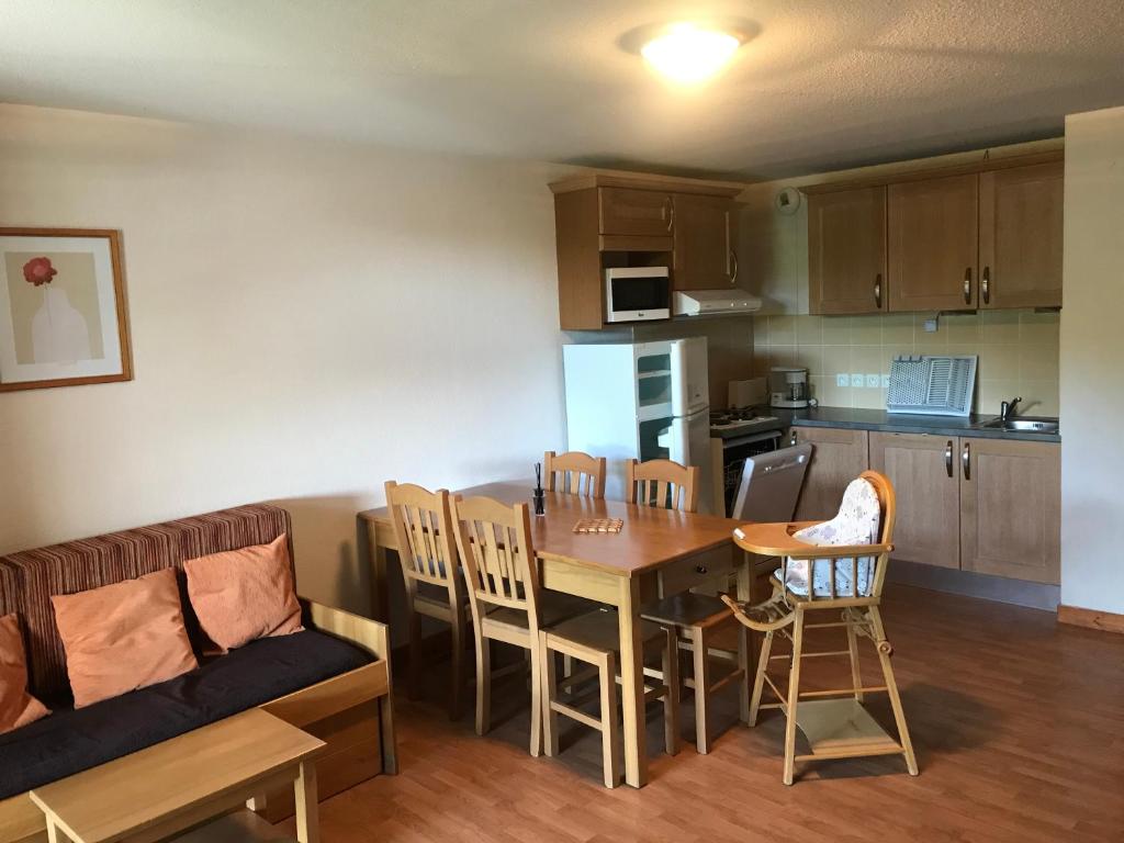 Køkken eller tekøkken på T2 bis duplex 6 couchages situé aux BOTTIERES