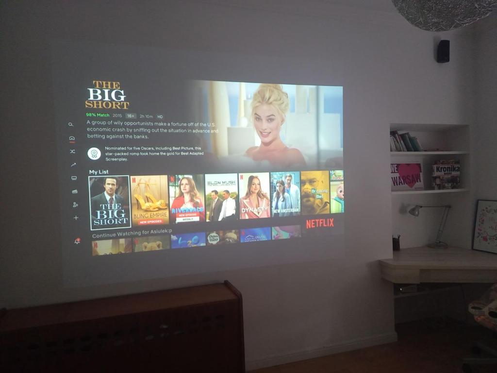 Televízia a/alebo spoločenská miestnosť v ubytovaní Warsaw Concierge Traveller's Nest Wspólna