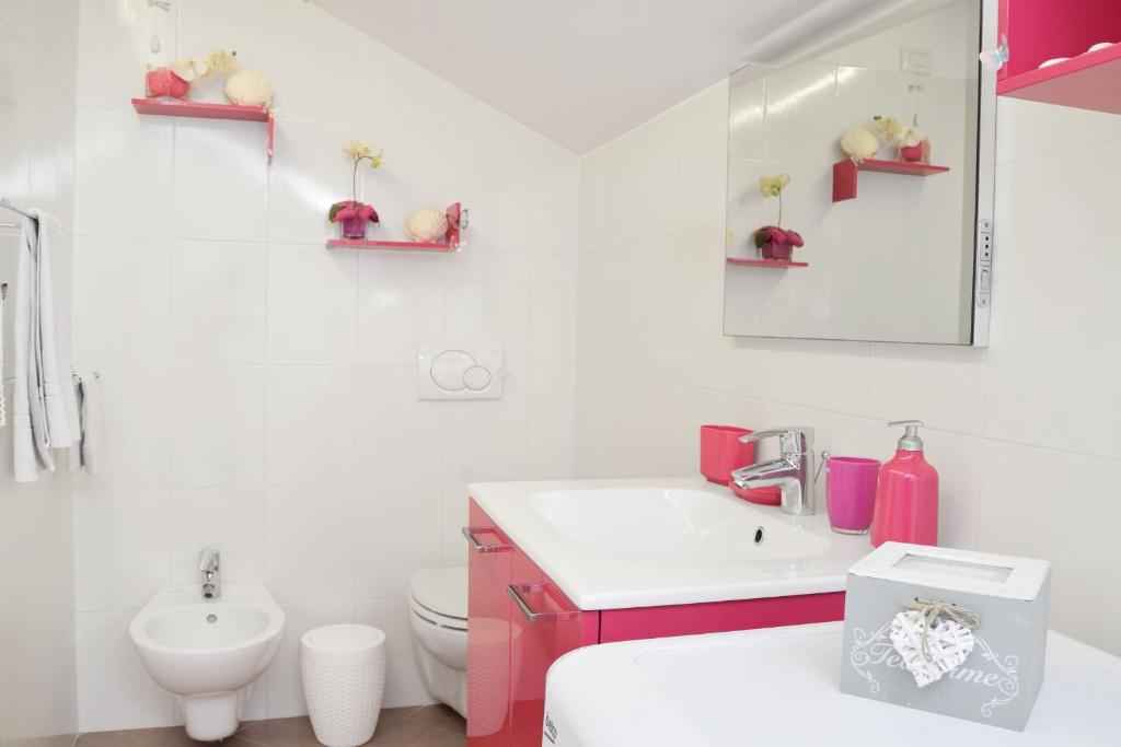 Zdjęcie z galerii obiektu Butterfly Home w mieście Gravedona