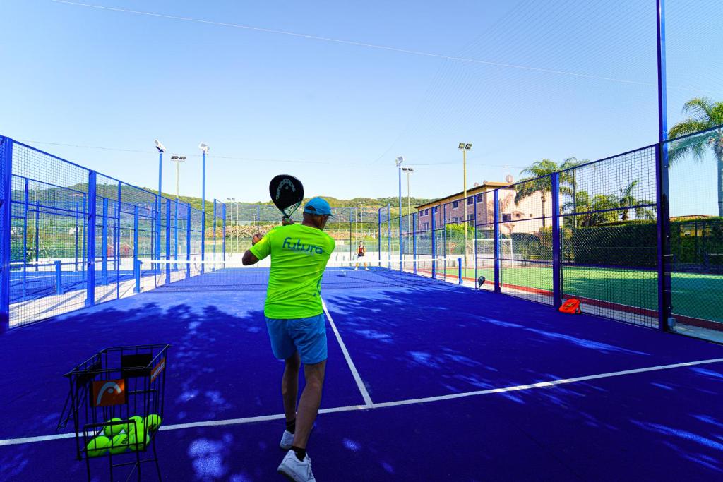 Tenis a/nebo squash v ubytování Futura Club La Praya nebo okolí