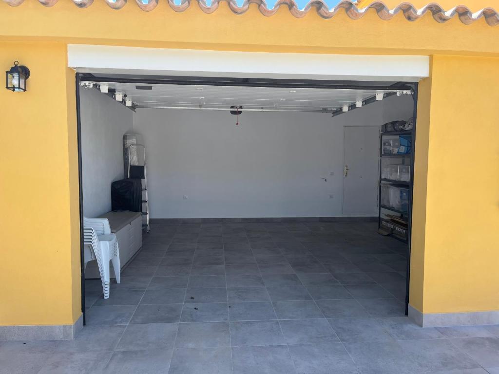 Zdjęcie z galerii obiektu Chalet con piscina en Novo Sancti Petri w mieście Chiclana de la Frontera