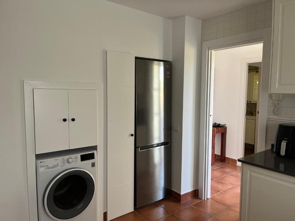 Zdjęcie z galerii obiektu Chalet con piscina en Novo Sancti Petri w mieście Chiclana de la Frontera